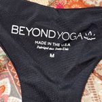 Beyond Yoga  Womens Black Silver‎ Side Design Cropped Tank Top Medium Photo 3