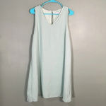 Gilli Sleeveless V Photo 2