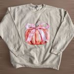 Gildan Cozy Fall Pumpkin Sweatshirt – Beige Crewneck Photo 0