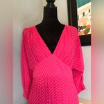 Hot pink pleated batwing midi dress in chevron dobby sz 4 Photo 2