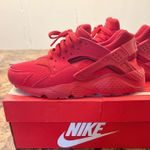Nike Red  Huarache Run sneakers size 6 youth  Photo 0