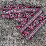 Papaya 🍠NWOT Paisley Print Leggings Photo 0