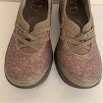 Bzees Nieche II Taupe Woodland Floral Slip On Comfort Shoes Size 6.5M Photo 3
