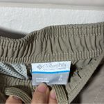 Columbia Sportwear Women Khaki Tan Cargo Hiking Shorts size S 10L Photo 2