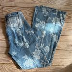 We The Free  Naomi floral flare jeans size 26 Photo 4