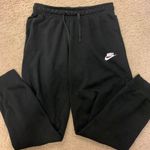 Nike Women’s Club Slim Pant Photo 3