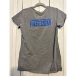 Under Armour  Freedom Womens HeatGear Gray T-Shirt Fitted L‎ Photo 2