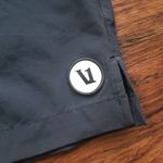 Vuori  Women's Dark Navy Chic Casual Outdoor Trendy Athleisure Shorts Size Small Photo 2