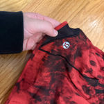 Lululemon  Red Hotty Hot 2.5" Photo 2