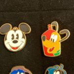 Disney  Cruise Lines - FAB 4 Mount Rustmore Collectible Pin Set From 2000 Photo 2