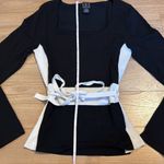 inc international concepts black and white tie at the waist long sleeve top size Size M Photo 3