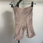 SKIMS  SEAMLESS SCULPT MID THIGH SHORT NWOB size L between‎ clay and mica Photo 3