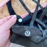 Lululemon Energy Bra Incognito Camo Multi Gator Green women’s size 4 Photo 5