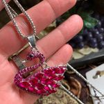 Betsey Johnson Beautiful GOLD PLATED Swan with pink/violet crystals pendant and chain Photo 0