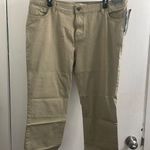Dickies  women’s perfect shape Khaki capris, new size 16 Photo 0