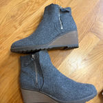 Dr. Scholl’s Chloe Wedge Bootie Charcoal Grey Felt Women 8M Winter Comfort EUC Gray Size 8 Photo 7