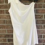 Elegant White One Photo 0