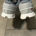 On Running Cloud 5 Gray Running Athletic Sneakers Women’s Shoe Size 7 Photo 4