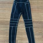 Alo Yoga Alo Stripped Leggings Photo 0