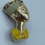 Vintage Cleopatra Egyptian small brooch. Gold Photo 1