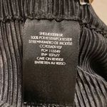 Alice + Olivia Black Cropped Pleated Pull On Pants Size 2 **FLAW** Photo 1