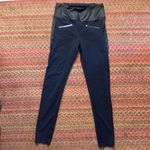 ADAY THROW IT HIGHER NAVY & BLACK ZIPPER FRONT LEGGINGS WITH POCKETS Size M Photo 1