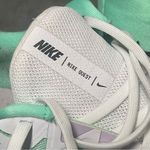 Nike Quest 3 Women's White/Green Running Shoes Size 10.5 Photo 2