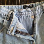 Pretty Little Thing NEW PRETTY LITTLE THINGS LIGHT BLUE STRAIGHT LEG JEANS WOMEN'S SIZE 4 Photo 2