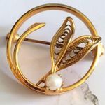 Vintage Gold Tone Pearl Circle Pin Brooch Costume Jewelry Photo 1