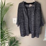 Forever 21 Black and white cardigan Photo 1