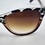 Steve Madden Brown & Animal Print Sunglasses Photo 8