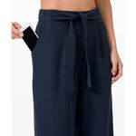 Lululemon NEW Noir Crop Wide Leg Belted True Navy Size 2 Preppy Minimalist Photo 3