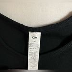 Alo Yoga NWT Goddess Ribbed Short Sleeve dress Black Size M Photo 5