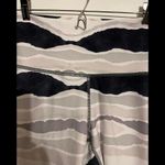 Lululemon True Self Crop Bleacher StripeWomen’s Leggings - Size 6 Photo 3