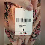 Forever 21  pink floral‎ romper/jump suit size small Photo 4