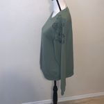 Gloria Vanderbilt  green floral shoulder super soft pullover sweatshirt Photo 3