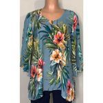 Karen Kane New.  tropical print bell sleeve top. Runs big. 4-8 Photo 8