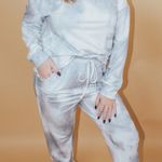 En Crême Sunday mornings light sweatshirt top Photo 0