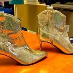 Guess  Women’s Metallic Embossed Snakeskin Pointed Toe Heeled Ankle Boots Size 9M Photo 0