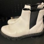 Sorel Lennox Chelsea White Leather Ankle Boots Lug Sole 9.5 Photo 4