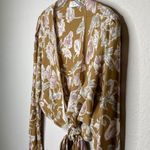 Flynn Skye Flynn‎ Skye Crop Tie Top Floral Photo 3