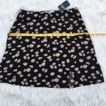 Hollister high waisted floral/daisy print Girl’s ultra mini skirt size Medium Photo 4