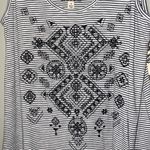 Eyeshadow  small tank geometric striped design sheer design in front comfy new Photo 1