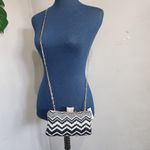 Black White Geometric Chevron Hard Case Clutch Bag New Photo 7