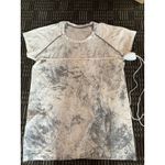 Lululemon  Multi Dye White Grey Black Print Swiftly Tech 2.0 Short Sleeve Top 8 Photo 3