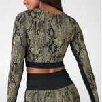 Fabletics NWT Kamila Snakeskin Seamless Athletic Top Green Black Size Medium Photo 1