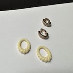 Signed Avon Ivory Color & Gold Tone Clip On Earrings Photo 7