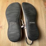 Vionic  Lizbeth Metallic Silver Thong Sandal Comfort Orthopedic Sz 9 arch support Photo 3