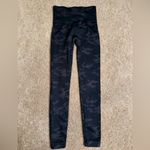 Spanx ‎ Seamless Camo Leggings Size Small Photo 3