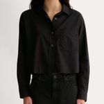 Everlane  The Way-Short Shirt in Silky Cotton in Black, Size X-Small Photo 0